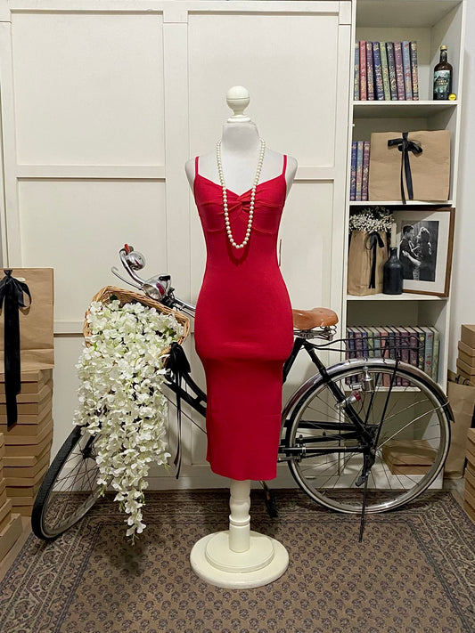 Vestido midi ajustado rojo tirantes