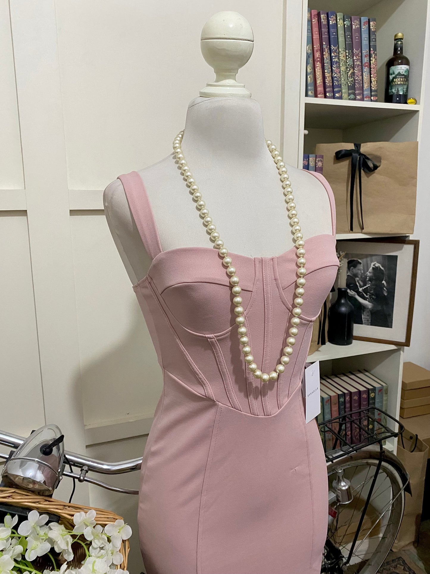 Vestido midi ajustado rosa vieja tirantes